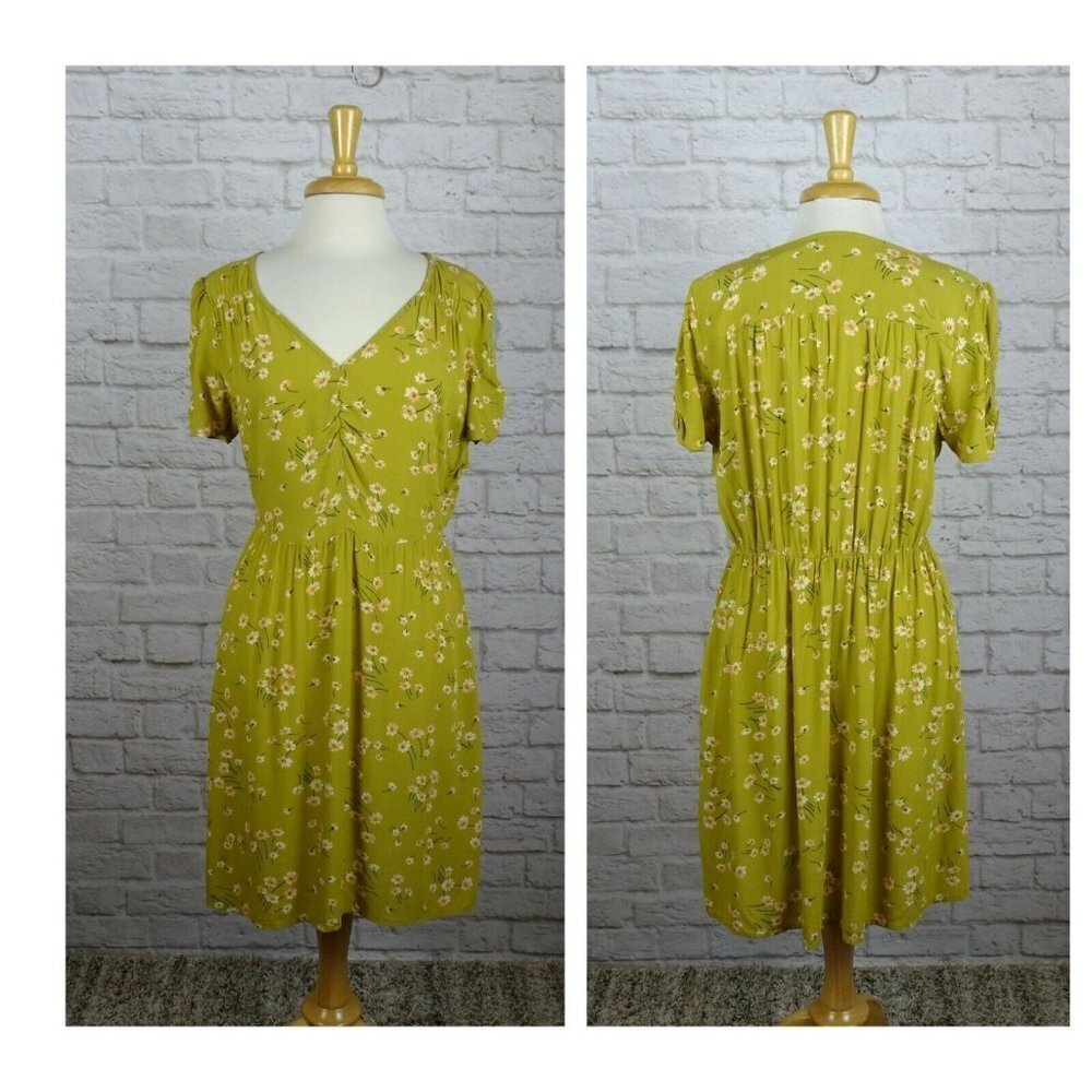 American Eagle Women's Dress V-Neck Floral Bohemian Short Shirred Casual Size M - Picture 2 of 12